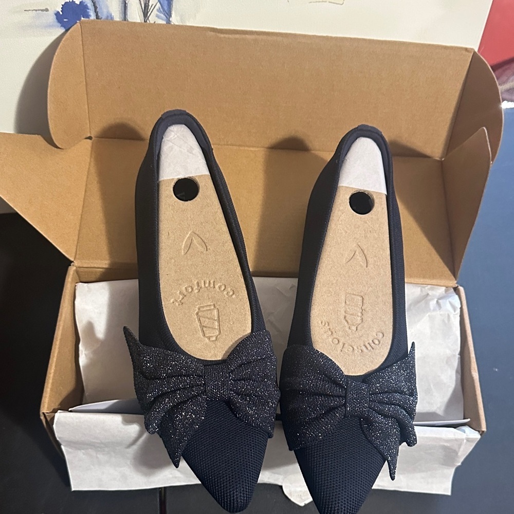 Vivaia azura navy metallic with bow flats size 10/41.5